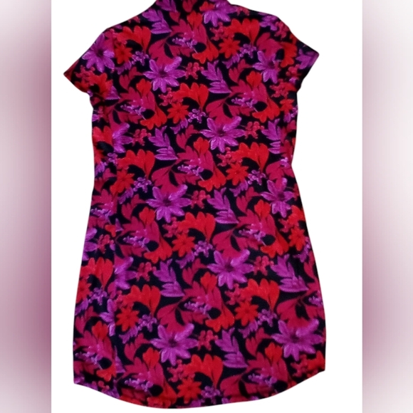 Tommy Bahama -NWT Black Shift Dress W/Red & Purple Floral Print, Short Sleeve - Picture 4 of 11